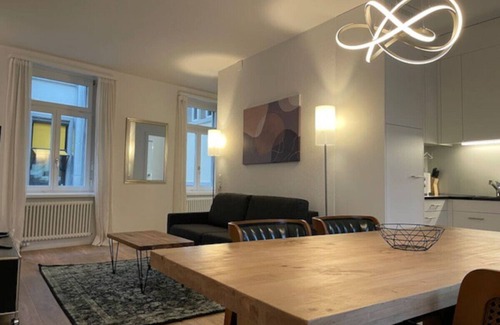 Old Town Apartamento | Terrific 2BR flat close to Paradeplatz (Canal3)