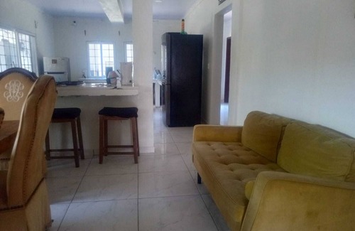 Yoro Casa | Terrific 3-bedroom house with AC in El Progreso