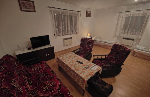 Kremnicka Apartamento | Terrific 3-bedroom apartment with WiFi in Banska Bystrica