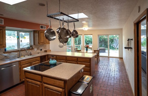 Northeast Heights Casa | Terrific 4-bedroom House in Albuquerque in Gated Community!