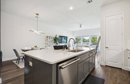 Farmers Branch Casa | Terrific 4BR Retreat - Prime DFW