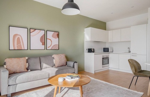 Wieden Apartamento | Terrific Favoriten 1BR w/ Sauna, Elevator & Gym, by Blueground