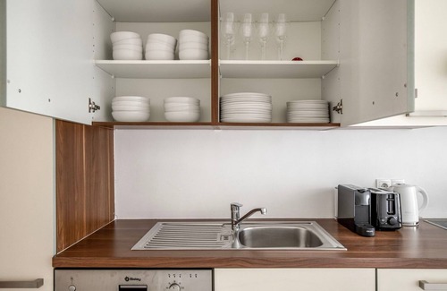 Weißgerber Apartamento | Terrific Landstraße 2BR w/ Elevator, nr Tram & Dining, by Blueground