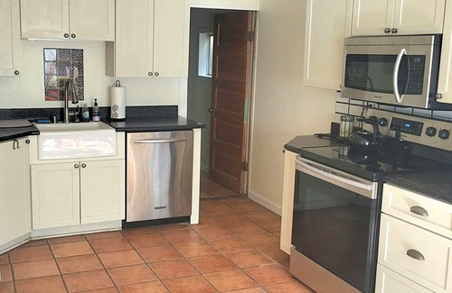 Bisbee Casa | Terrific Views - Block from Town - Jacuzzi Tub