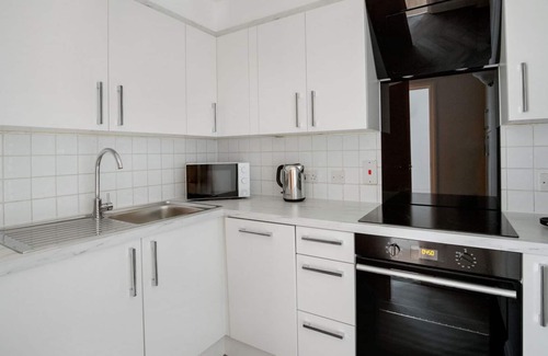 Bishop's Apartamento | Terrific Waterloo 2BR, nr London Eye & Museums, by Blueground