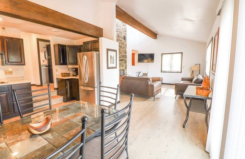 Lead Casa | Terry Peak Chalet w/ Hot Tub