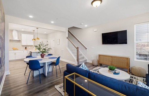 Wake Forest Condominio | Tessa - Luxury 3 BR Retreat + Garage, Personal Chef