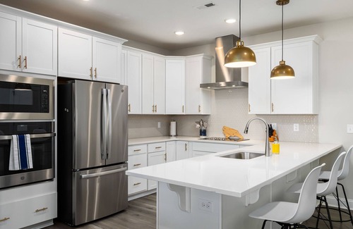 Wake Forest Condominio | Tessa - Luxury 3 BR Retreat + Garage, Personal Chef
