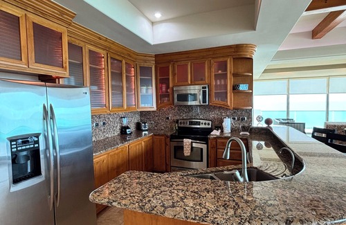 Las Conchas Condominio | Tessoro 301 at Las Conchas - ocean view 3-bedroom condo