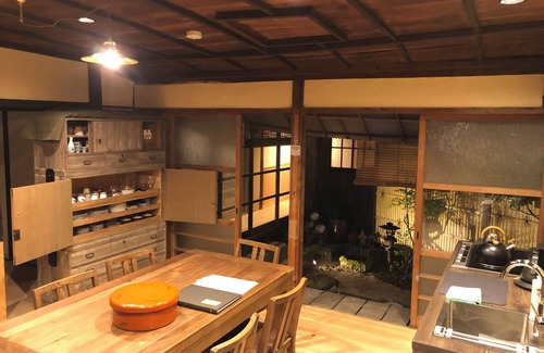 Fukusaki Villa | Tetsu-juro (former Ogunis ) , Himeji Castles back parlor-like"400-year-old inn"