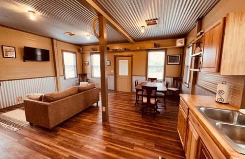 Medina Casa | Texas Blue Apple Cottage