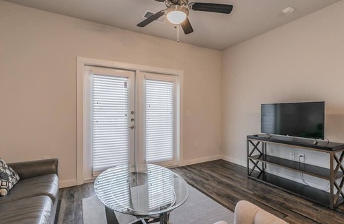 Elmo Apartamento | Texas Corporate Housing Solutions Professional Apt