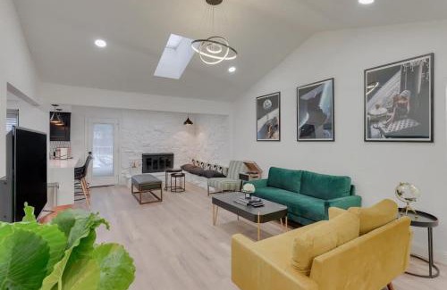 North Richland Hills Casa | Texas Designer Home with Private Hot Tub and Pool
