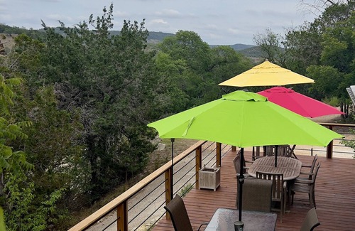 Utopia Cabina | Texas Hill Country getaway in Seco Mountains