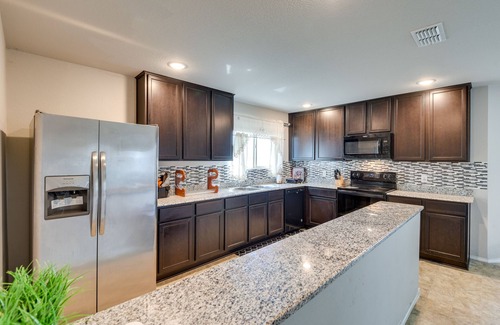Fort Worth Casa | Texas Retreat w/ Patio Near Kayaking & Golfing!
