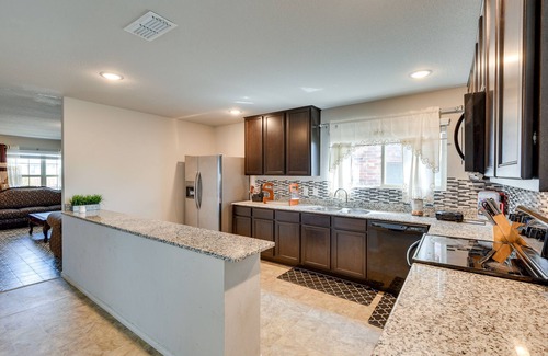 Fort Worth Casa | Texas Retreat w/ Patio Near Kayaking & Golfing!