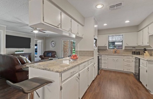Keller Casa | Summer Deal! Texas Rival Home in Fort Worth/Keller Globe Life Texas Rangers