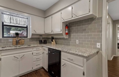 Keller Casa | Summer Deal! Texas Rival Home in Fort Worth/Keller Globe Life Texas Rangers