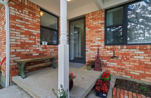 Keller Casa | Summer Deal! Texas Rival Home in Fort Worth/Keller Globe Life Texas Rangers