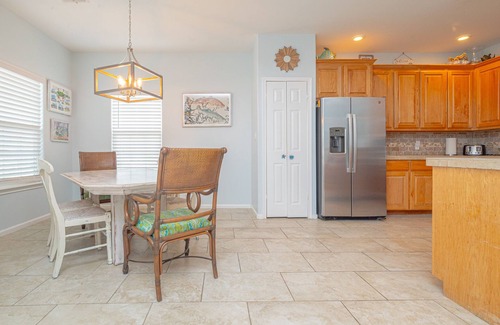 Palm Harbor Casa | Texas Riviera Canal Waterfront Home - Perfect Beach & Fishing Getaway Location
