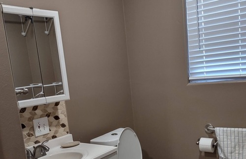 Palmview South Apartamento | Texas room located in a 55 or older community. Hook up available for RV.