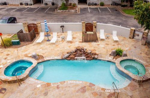 New Braunfels Casa | Texas Two-Step at Waterwheel