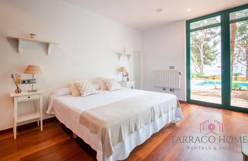 Tamarit Villa | TH100 Gran Villa Vacacional con Vistas Al Mar en Tamarit