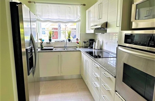 Sandy Lane Casa | TH3, NEW-3 Bed Townhouse near beach on West Coast