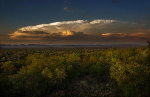 Madibeng Cabina | Thabaledi Game Lodge