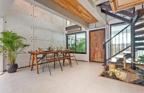 Khlong Tan Nuea Casa | Thai wabi-sabi Loft