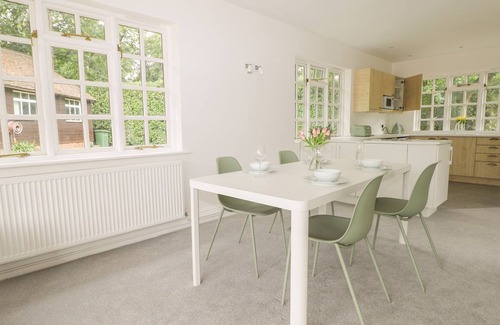Cholsey Casa | THAMES REACH, family friendly, luxury holiday cottage in Wallingford