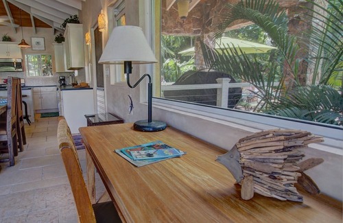Estate Chocolate Hole and Great Cruz Bay Villa | Villa Chez Shell ~ Disfrute de puestas de sol sobre la Gran Cruz Bay!