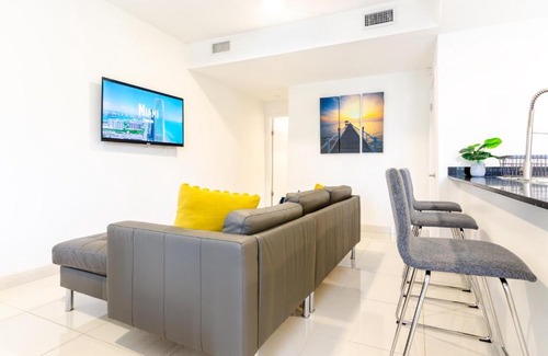 Naranja Casa | BACK TO SCHOOL PROMO! SKY TERRACE 3 FLOORS NEW Home BY MIA!