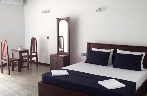 Dankotuwa Hotel | Tharindu Luxury Hotel & Banquet