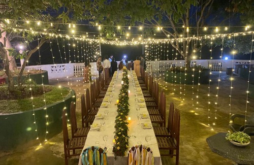 Dankotuwa Hotel | Tharindu Luxury Hotel & Banquet