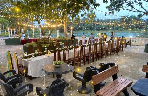 Dankotuwa Hotel | Tharindu Luxury Hotel & Banquet