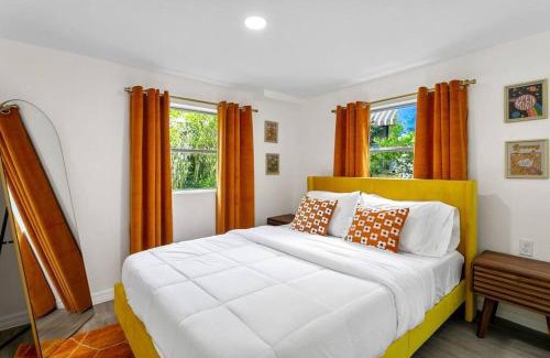 Seminole Heights Apartamento | That 70’s Themed Apt Close to Coffee, Food + Shops