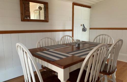 Tooradin Casa | That Seaside Cottage - Fully equipped home, 4 Bedrooms on the foreshore
