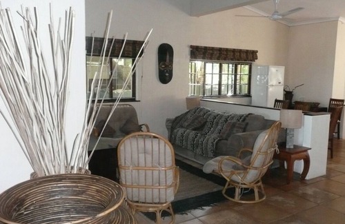 Blythedale Villa | Thatch By The Sea - casa de playa espaciosa con piscina y acceso directo a la playa