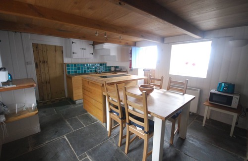 Sennen Cove Cabaña | Casa con tejado de paja con vistas al mar situado Justo Patios De La Playa