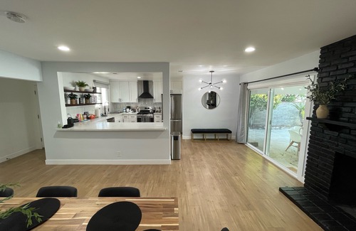Burbank Casa | The 3 Bedroom Buena Vista