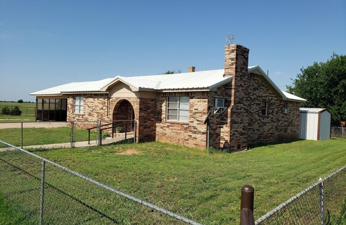 Love County Casa | The 36 House - A comfortable, dog-friendly place escape the city.