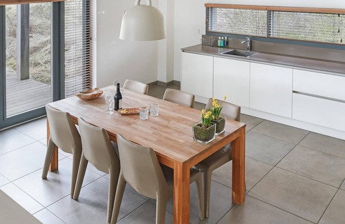 Ouddorp Casa | The 4 person Villa Super VIP features a luxurious and comfortably furnished interior, terrace with views over the water, perfect with dogs and children.