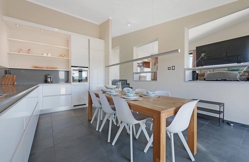 Ouddorp Casa | The 4 person Villa Super VIP features a luxurious and comfortably furnished interior, terrace with views over the water, perfect with children.
