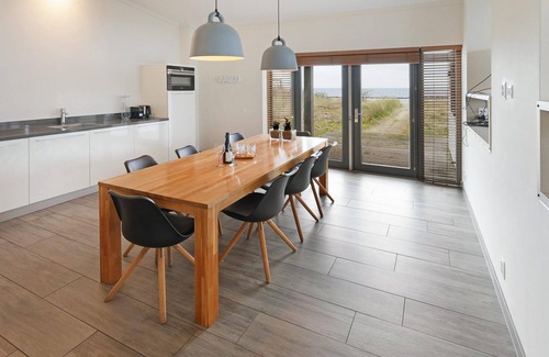 Ouddorp Casa | The 4 person Villa Super VIP features a luxurious and comfortably furnished interior, terrace with views over the water, perfect with children.