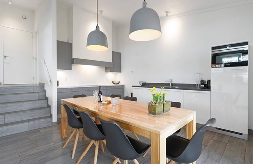 Ouddorp Casa | The 4 person Villa Super VIP features a luxurious and comfortably furnished interior, terrace with views over the water, perfect with children.