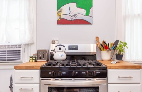 Michigan City Casa | The 8th Street ART House. Relax and be inspired!