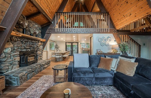 North Fork Cabina | The A-Frame on Toku: Gameroom/HotTub/Firepit/BassLake