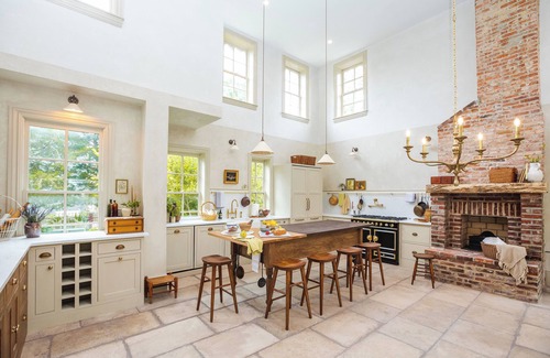 Cape May Casa | The Abbey - Historical Cape May Villa w/reno coming for summer 2023!