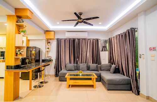 Pratumnak Hill Villa | The Ace 4 Bedroom-4 Bathroom Villa Pattaya